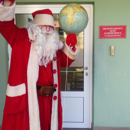 Wyświetl galerię Święty Mikołaj z wizytą w Środowiskowym Domu